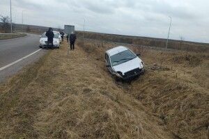 Стало зле за кермом: поліцейські розшукали водія, який скоїв ДТП у Рівненському районі