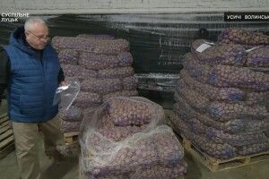 На Волині фермер безплатно роздає картоплю ветеранам та сім'ям військових (Відео)