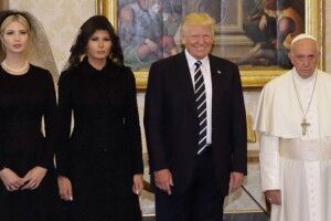 Папа Римський не знав куди тікати від Дональда Трампа?