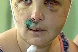 ОБУРЕНІ ЛЮДИ ШТУРМУВАЛИ  ВІДДІЛЕННЯ МІЛІЦІЇ