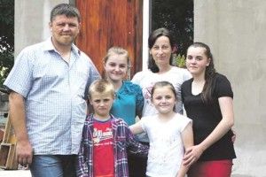 Марія і Віталій Вірстюки зігріли своєю любов’ю чотирьох сиріт