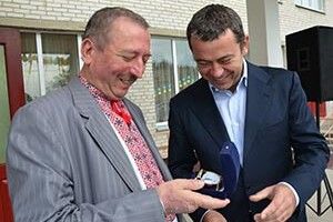 ЖИТТЯ ПЕРШОКЛАСНИКІВ ПІДСОЛОДИВ НАРОДНИЙ ДЕПУТАТ*