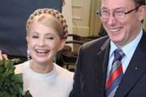 КРАЇНІ ПОТРІБНА ДЕМОКРАТИЧНА КОАЛІЦІЯ