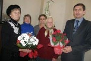 ДОВГОЖИТЕЛІ: 90-річна баба Катерина співає у церковному хорі