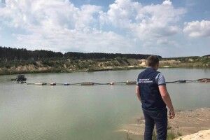 «Не бурштином єдиним» – на Рівненщині «накрили» копачів піску (фото)
