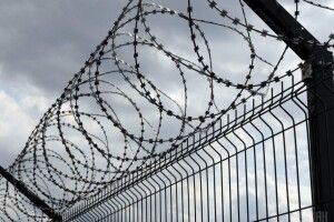 На Волині чоловік перекинув у виправну колонію пакунок із наркотиками