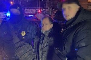 Видавав себе за жінку-лікарку, аби в туалеті «оглядати» школярок: у Львові засудили киянина
