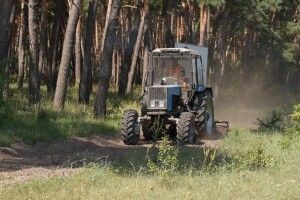У лісі на Волині трактор підірвався на міні
