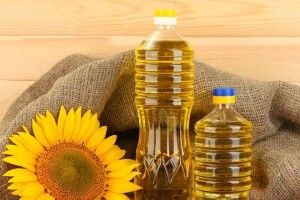  Ціна за літр – 60 гривень: чому різко здорожчала олія і коли ціна може знизитися 