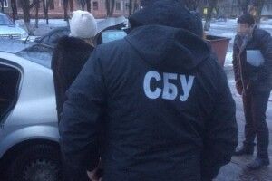 У прифронтовому місті викрито чиновника-хабарника (фото)