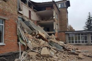 На Київщині вранці обвалилася школа