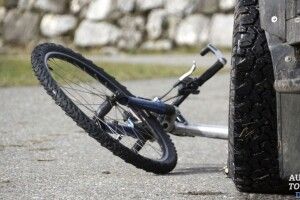 На Волині авто збило пенсіонера на велосипеді