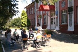 На Рівненщині  для школярів проводять уроки на вулиці
