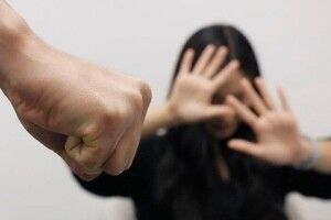 На Волині брат вчинив психологічне насильство над сестрою при малолітніх – поліція втрутилася