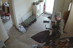 Крали і зужиті електро-зубні щітки: ще шістьох окупантів судитимуть за мародерство