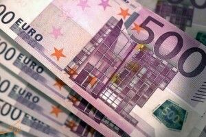 Неймовірне: чиновник пожалівся на… високу зарплату!