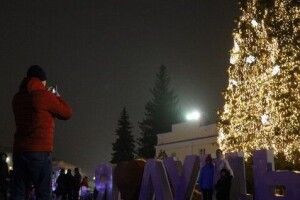 Прибирати на Театральному майдані у Луцьку розпочнуть з 5 ранку (Відео)