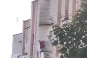 На Львівщині жінка викинулася з п'ятого поверху через ... кохання