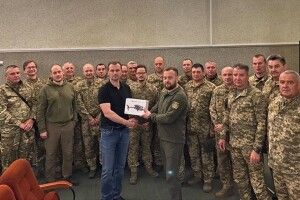 Мер волинського міста передав квадрокоптер вартовим громади