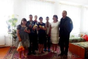 Любомльські лісівники подарували свято вихованцям школи-інтернату селища Головно (фото)