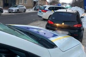 У Луцьку патрульні заблокували п’яного водія на модному авто без номерних знаків і документів 