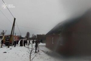 На волинському Поліссі вогонь ледь не знищив велику хату