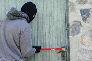 На День Валентина у Рівному з гаражів зникли дві іномарки