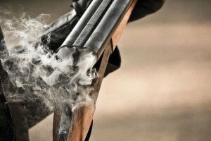 Зять влаштував стрілянину по вікнах своєї тещі