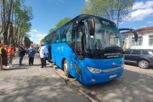 У місті на Волині людям робили рутинну імунізацію: приїздив спецавтобус