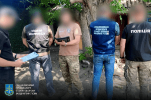 На Волині викрили командування частини на незаконному нарахуванні 1 мільйона гривень солдату 