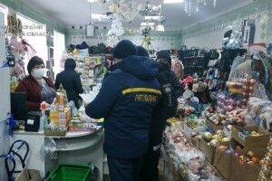 На Волині рятувальники і поліцейські перевірили торгові точки, де продають піротехніку (Фото)