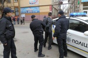 Волинська прокуратура вимагає від поліції чемніше подитися із громадянами, до яких застосовується адміністративне затримання