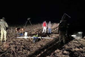 Стріляли: двоє волинян безпілотником намагалися переправити в Польщу цигарки (Відео)