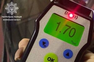 У центрі Луцька спіймали водія, у якого вміст алкоголю в крові у 9 разів перевищував норму (Фото)