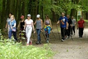 Лесині люди спробували сили у скандинавській ходьбі (Фото, відео)