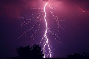 Через влучання блискавки на Волині сталося дві пожежі