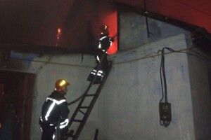 Пожежникам вдалося врятувати господиню будинку, господар загинув
