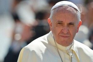 Папа Римський назвав «божевіллям» думки про використання ядерної зброї