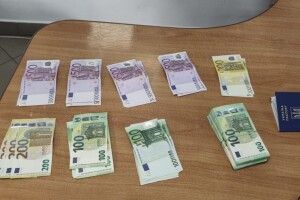 Через волинську митницю чоловік ввозив незадекларовану суму грошей