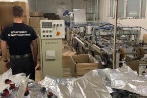 Спирт для підпільного виробництва оковитої завозили із закордону