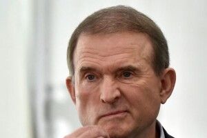 Стефанчук відповів, коли Медведчука позбавлять депутатського мандату