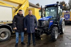 У громаді на Волині придбали нову спецтехніку для комунальників
