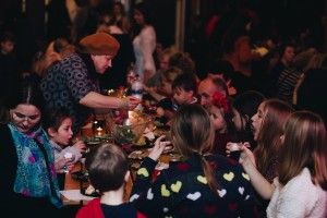 Різдвяний концерт для бабусь і дідусів – опікунів