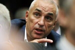 «Вже порішали?»: олігарх Ярославський повернувся в Україну і здав зразок ДНК