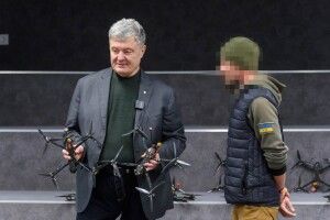 Порошенко показав, як бійці 10-ї бригади полюють на окупантів (Відео)