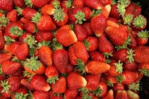 На луцькому ринку трохи подешевшала полуниця 