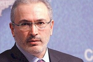 Російський олігарх: Путін, який ховається в бункері, ще не усвідомив, як виглядає на тлі Зеленського
