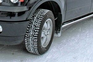 Чому літні шини не підходять для зими: курйозне відео підкорює мережу