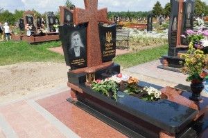 На пам’ятнику волинського героя написали: «Він любив нас усіх, та найбільше любив Україну…» 