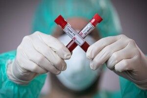 Шок: лікарні переповнені, у картки людям записують будь-які діагнози, крім коронавірусу